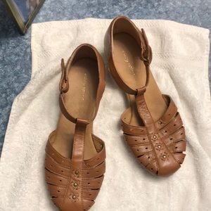 Leather walking sandals, 8- cute & comfy!